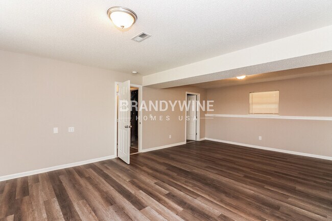 Building Photo - 1205 Deena St