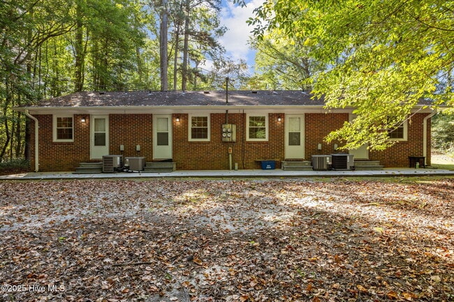 Building Photo - 1190 Gould Rd