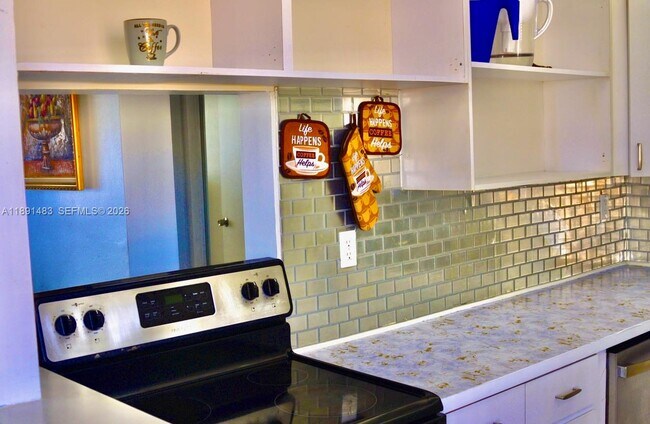 Building Photo - 2910 Point E Dr