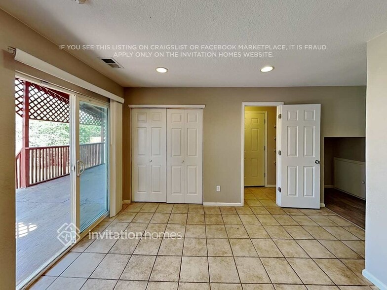 Building Photo - 1465 Hummingbird Cir