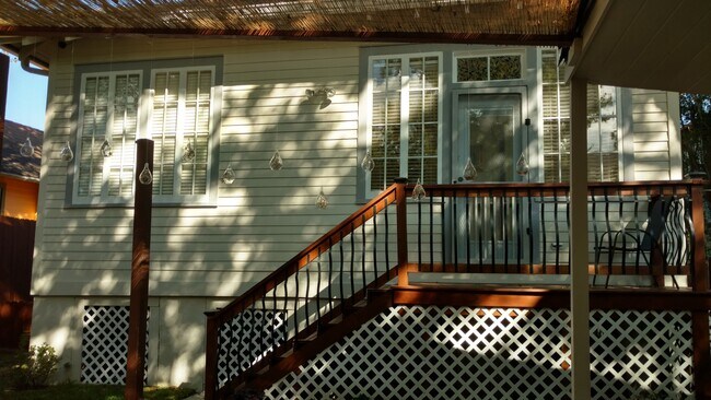 Building Photo - Upperline