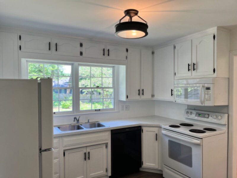 Building Photo - 7520 Aberdeen St