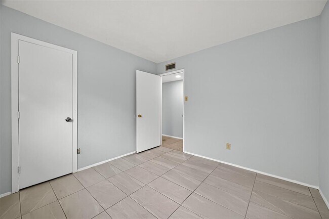Building Photo - 15815 Ironside Creek Dr