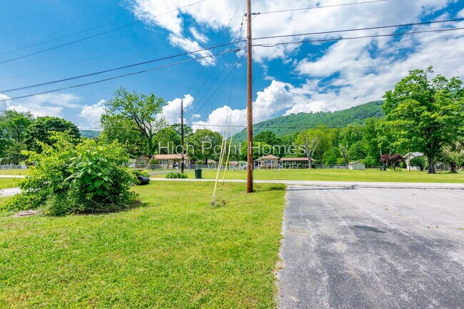 Building Photo - 8810 Springfield Rd