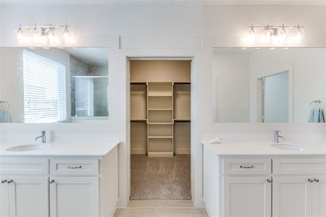 Building Photo - 402 Templeton Dr