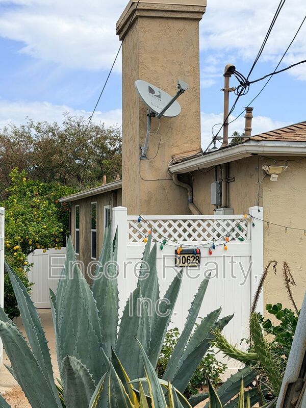 Building Photo - 10628 Louisa Dr