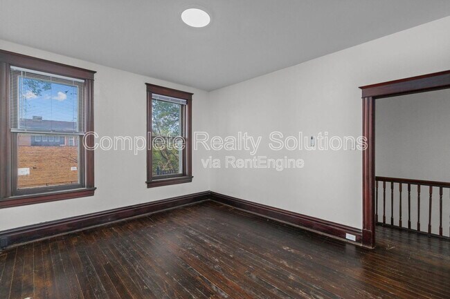Building Photo - 2042 Russell Blvd