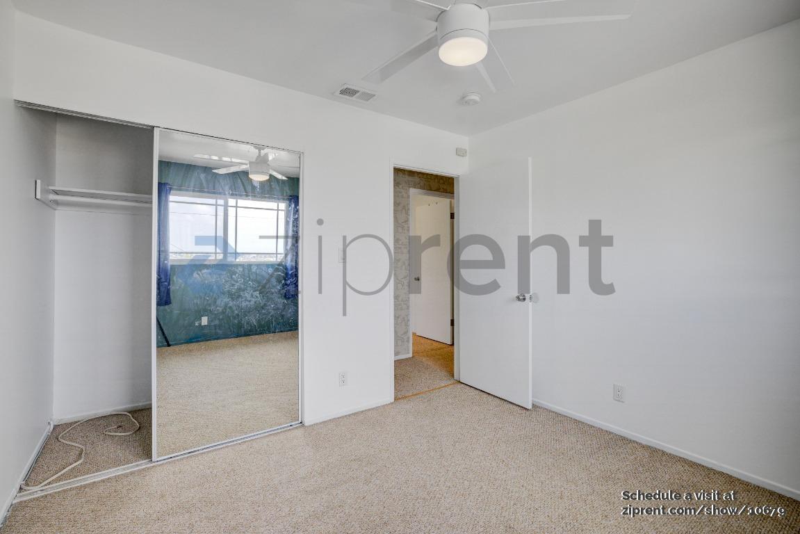 Building Photo - Unit