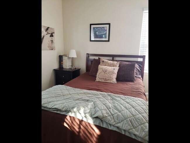 Building Photo - 6 Dockside Cir