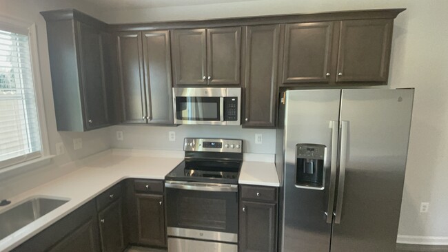 Building Photo - 5550 Wenrich Dr