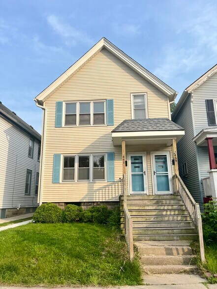 Primary Photo - 439-441 E Dover St
