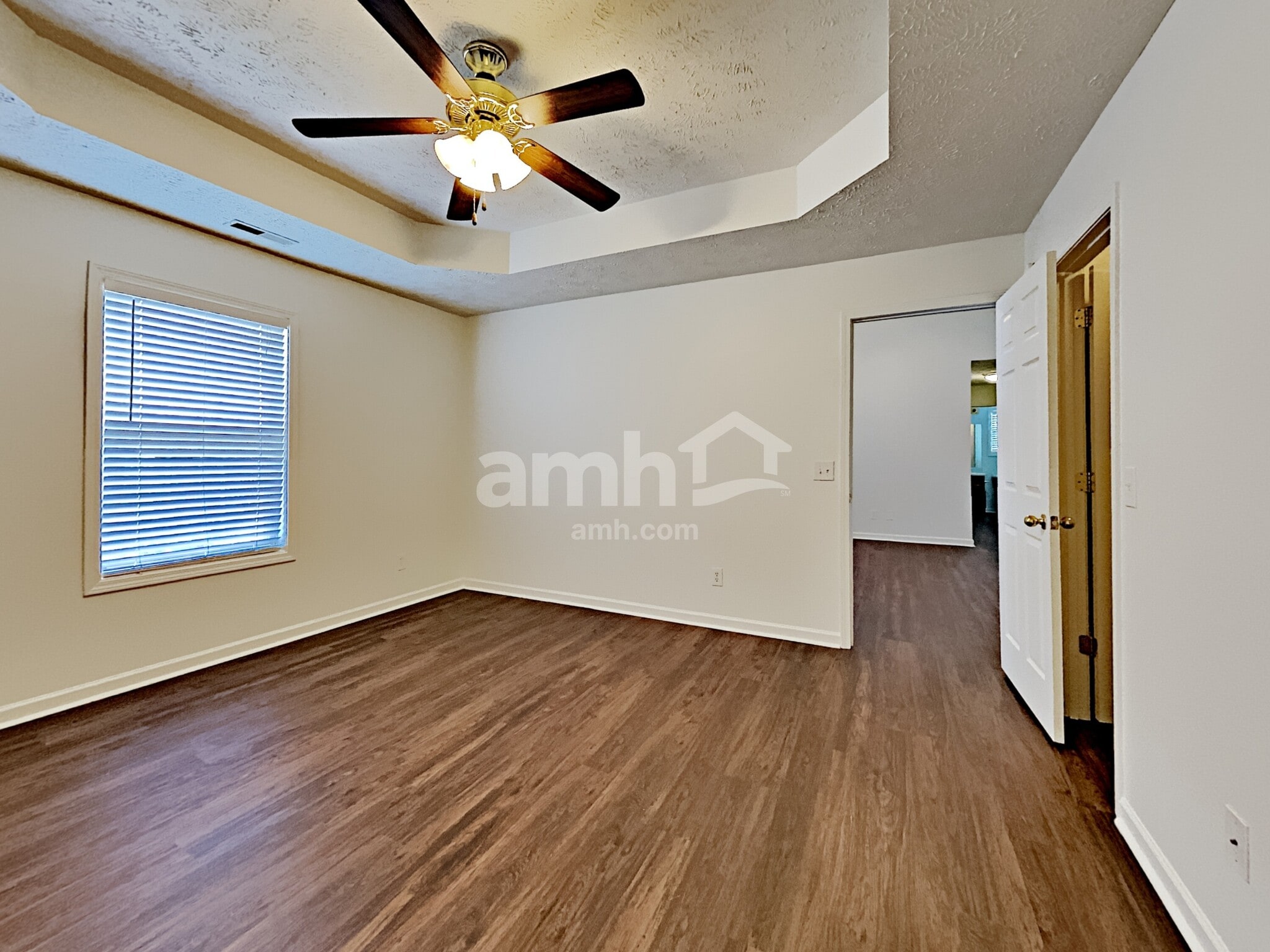 Building Photo - 3001 Mesquite Dr