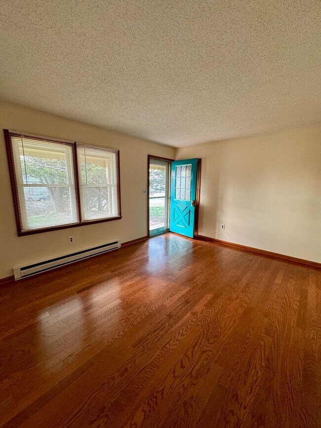 Building Photo - Duplex for Rent in Penn Laird
