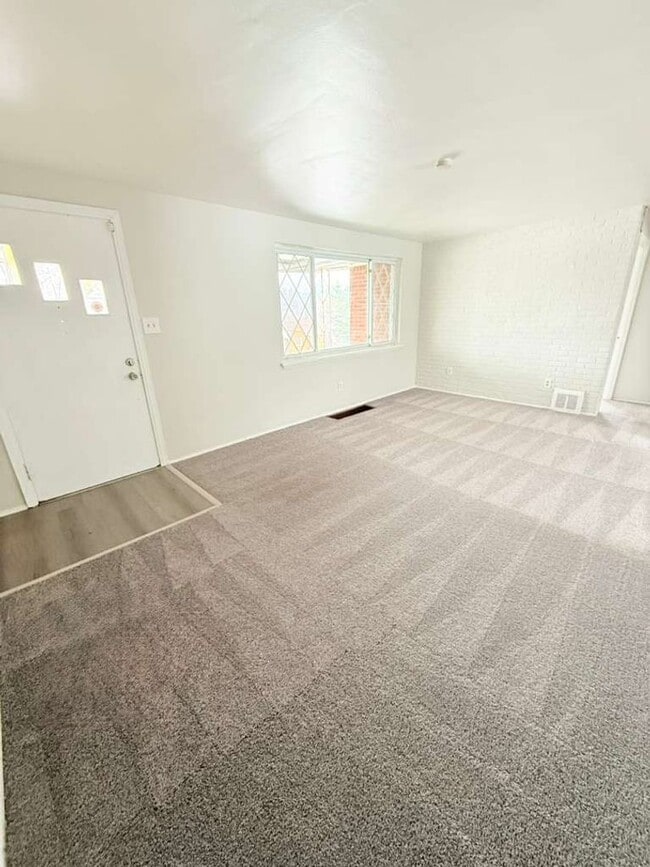 Building Photo - Nice 2BD/1.5BA Single Family Home in Penn Hills