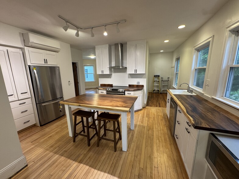 Kitchen - 135 W Park St