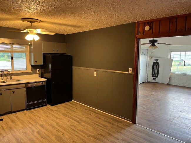 Building Photo - 1322 Emery Xing Rd