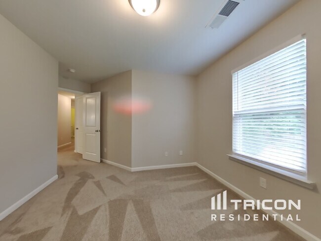 Building Photo - 4110 Tarnwood Pl