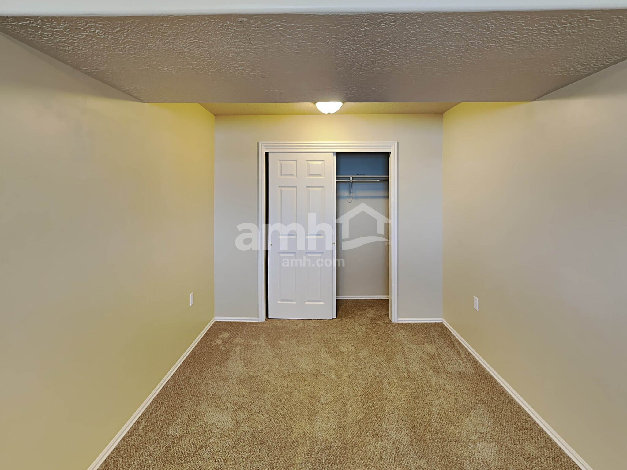 Building Photo - 2397 S 3000 W