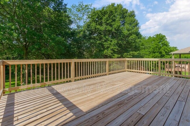 Building Photo - 701 Tomahawk Ct