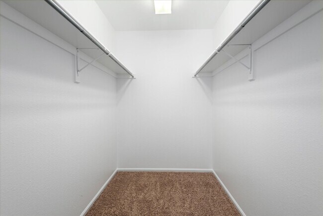 Building Photo - 9320 Cove Creek Dr