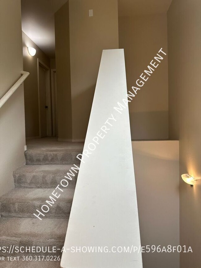 Building Photo - 4332 Freemont St NE