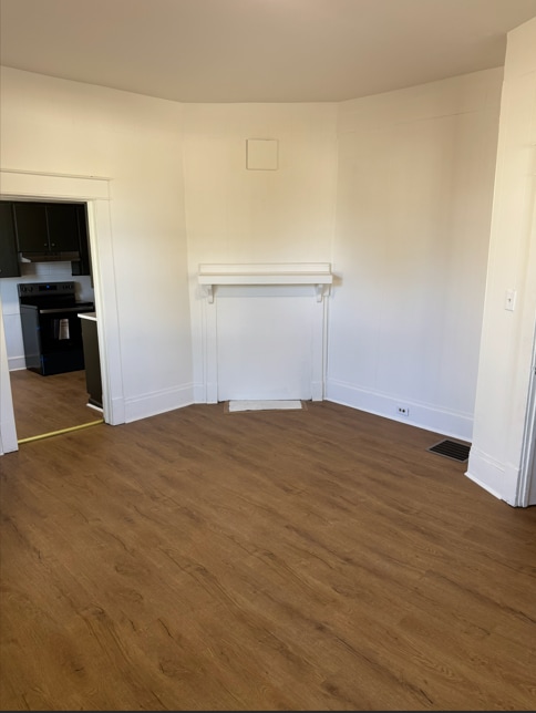 Building Photo - 18 Pond St