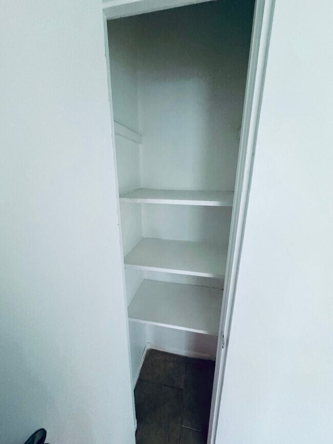 Building Photo - For Rent – 4 Bedroom Single Family Home in Pinellas Park, FL