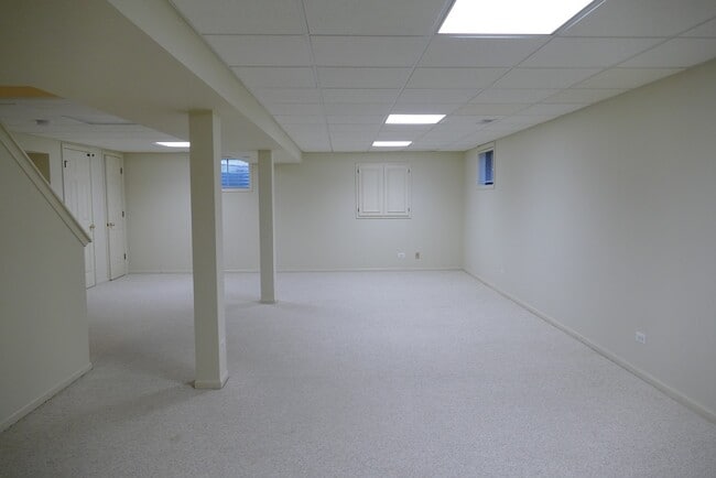 Building Photo - 2052 Spice Cir
