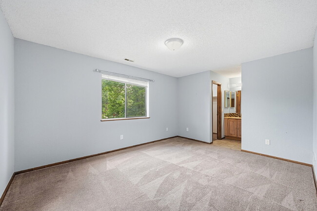 Building Photo - $2,595.95  - 3 Bed, 2 bath Condo with Lofted Bonus Space and In Unit Laundry!