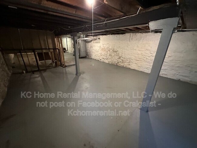 Building Photo - 6838 The Paseo