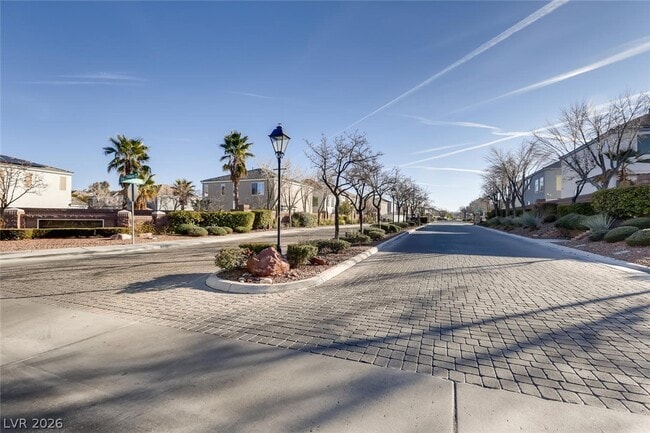 Building Photo - 8318 Hampshire Bay St