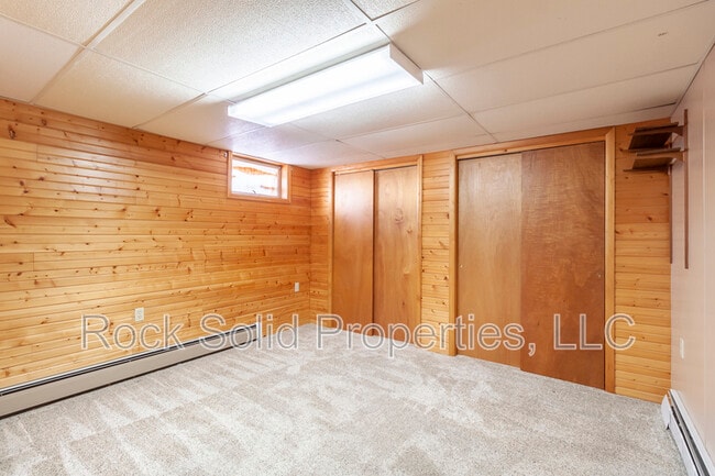 Building Photo - 1529 Walnut Dr