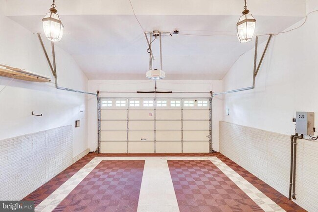 Building Photo - 6122 Bayliss Pl