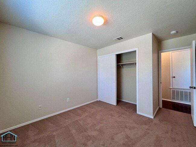 Building Photo - 127 Booker Palm