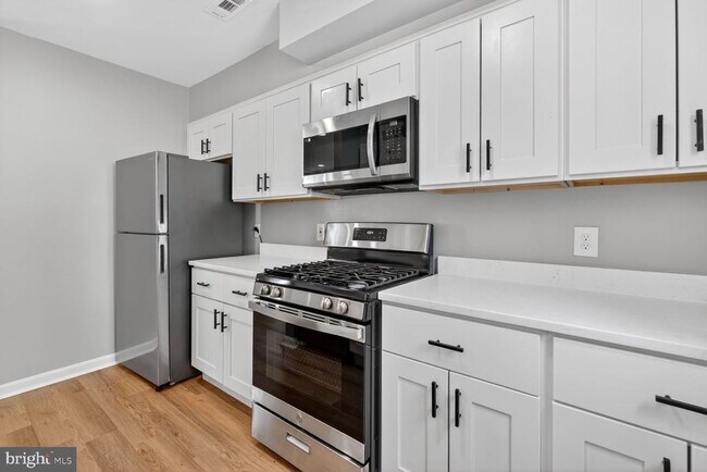 Building Photo - 1008 Rittenhouse St NW