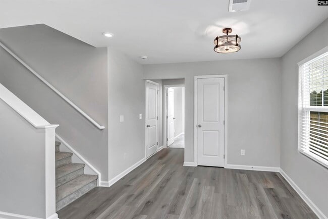 Building Photo - 3041 Blue Brook Ln