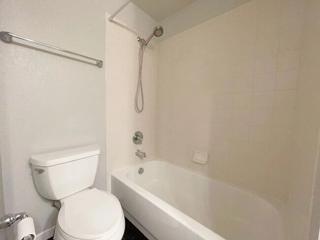 Building Photo - Spacious 2 Bed, 2 Bath + Office Townhome with Attached Garage | Broadlands Community