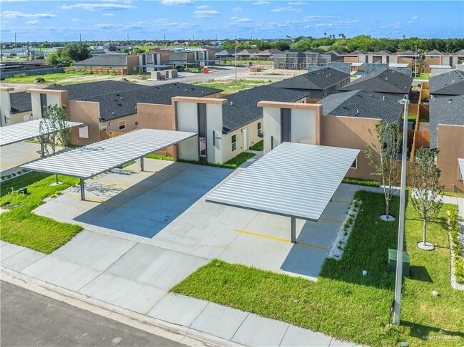 Building Photo - 2709 Brookside Bend St