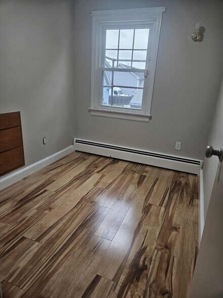 Building Photo - 115 N Hull St