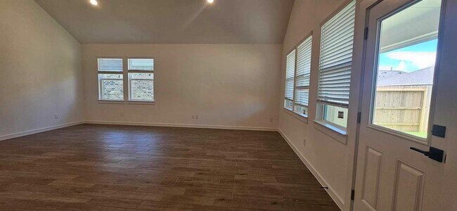 Building Photo - 8426 Tranquil Bay Ct