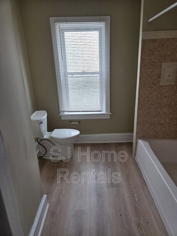 Building Photo - 649 Bordentown Rd