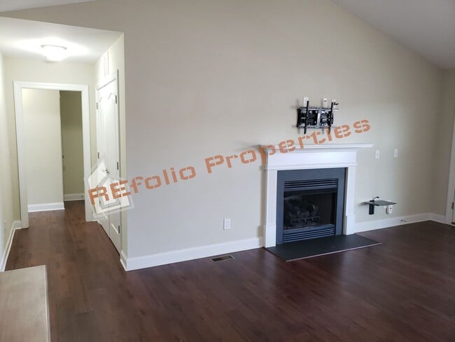 Building Photo - Amazing 3-Bedroom Ranch with a 2-Car Garage and a Huge Backyard in Hadden Pointe, Fuquay-Varina —...