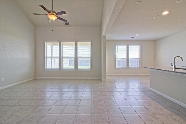 Building Photo - 5610 Wolf Pack Dr