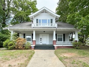 Building Photo - Adorable 2 Bedroom - Upstairs Unit Convenient to Downtown Greensboro & UNCG!