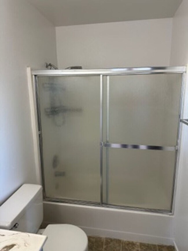 Building Photo - 3 Bed, 2.5 bath home in Carson City, Avail...