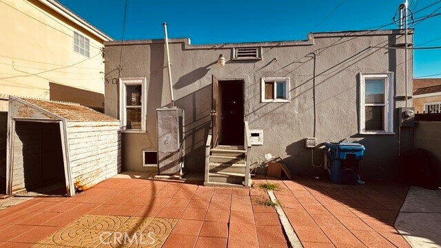 Building Photo - 1221 W 59th St