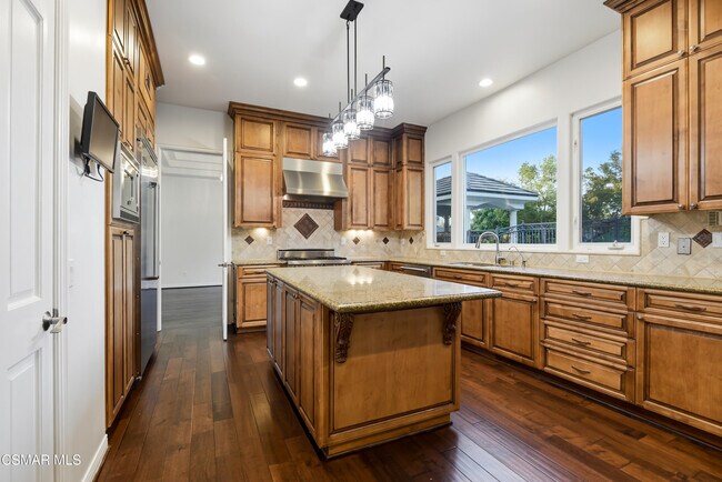 Building Photo - 25301 Prado De Los Arboles