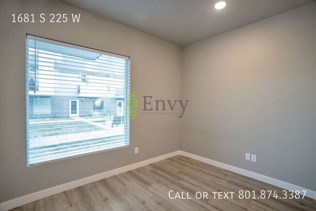 Building Photo - 1681 S 225 E