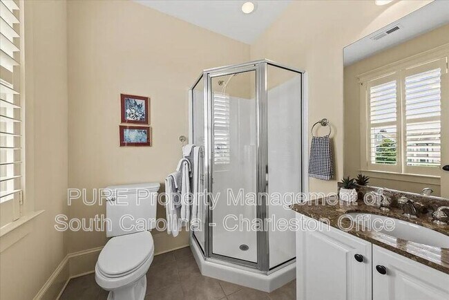 Building Photo - 1597 Rivertowne Country Club Dr