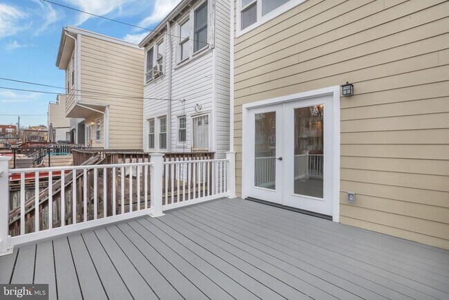 Building Photo - 837 Decatur St NW